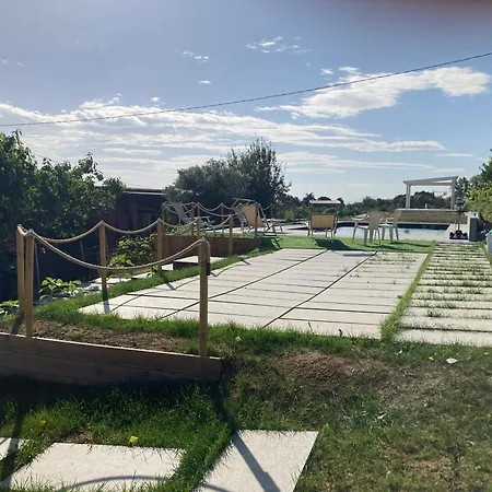 Immersa Tra Le Colline, Appartamento, Vicinissima Al Mare E Con Nuova Piscina *